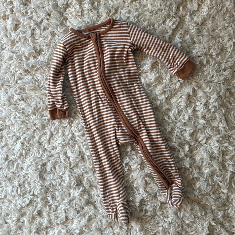 Colored Organics footie pajamas with 2-way zipper